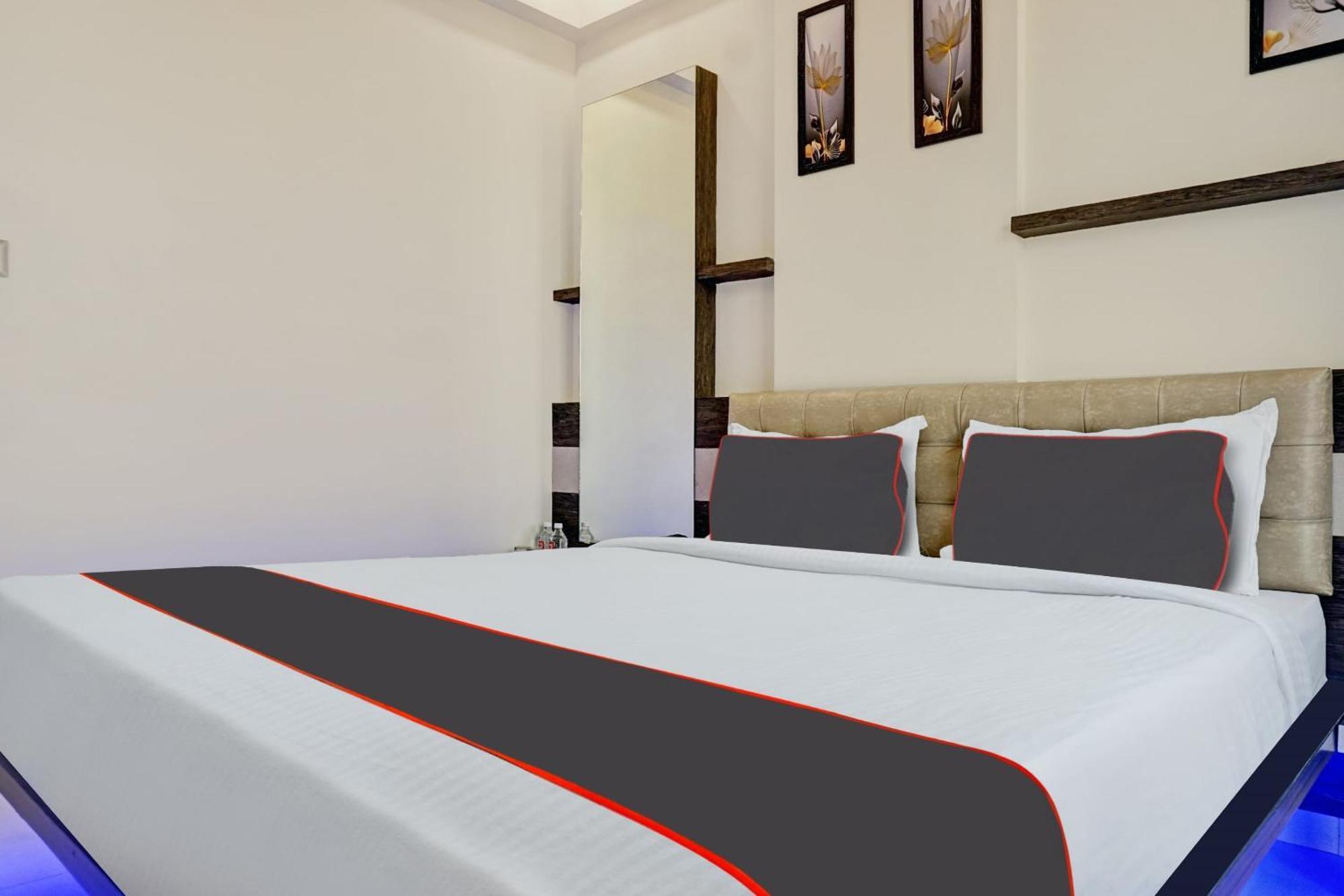 Hotel Super Townhouse Poona Royal Pimpri-Chinchwad Esterno foto