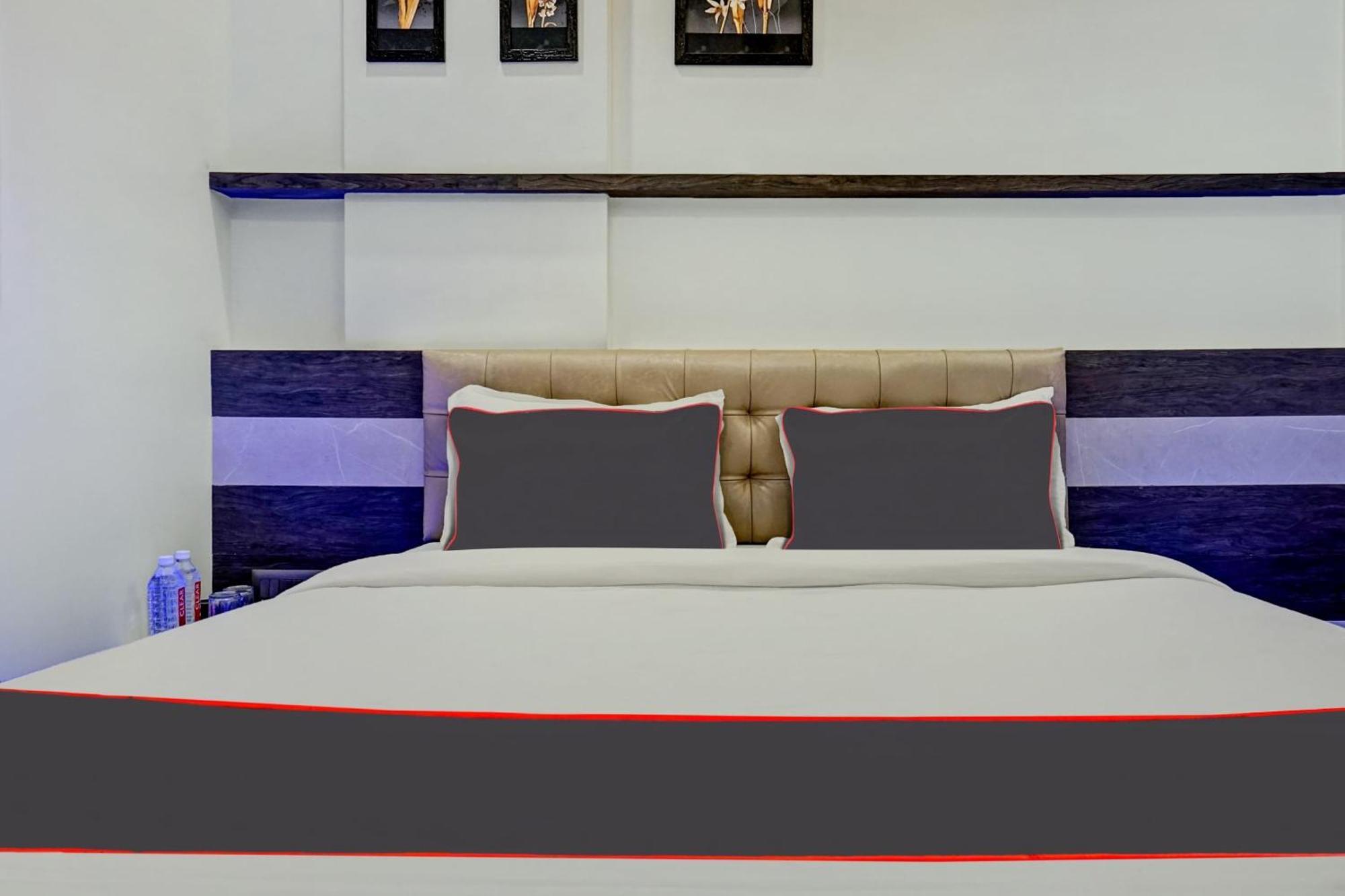 Hotel Super Townhouse Poona Royal Pimpri-Chinchwad Esterno foto
