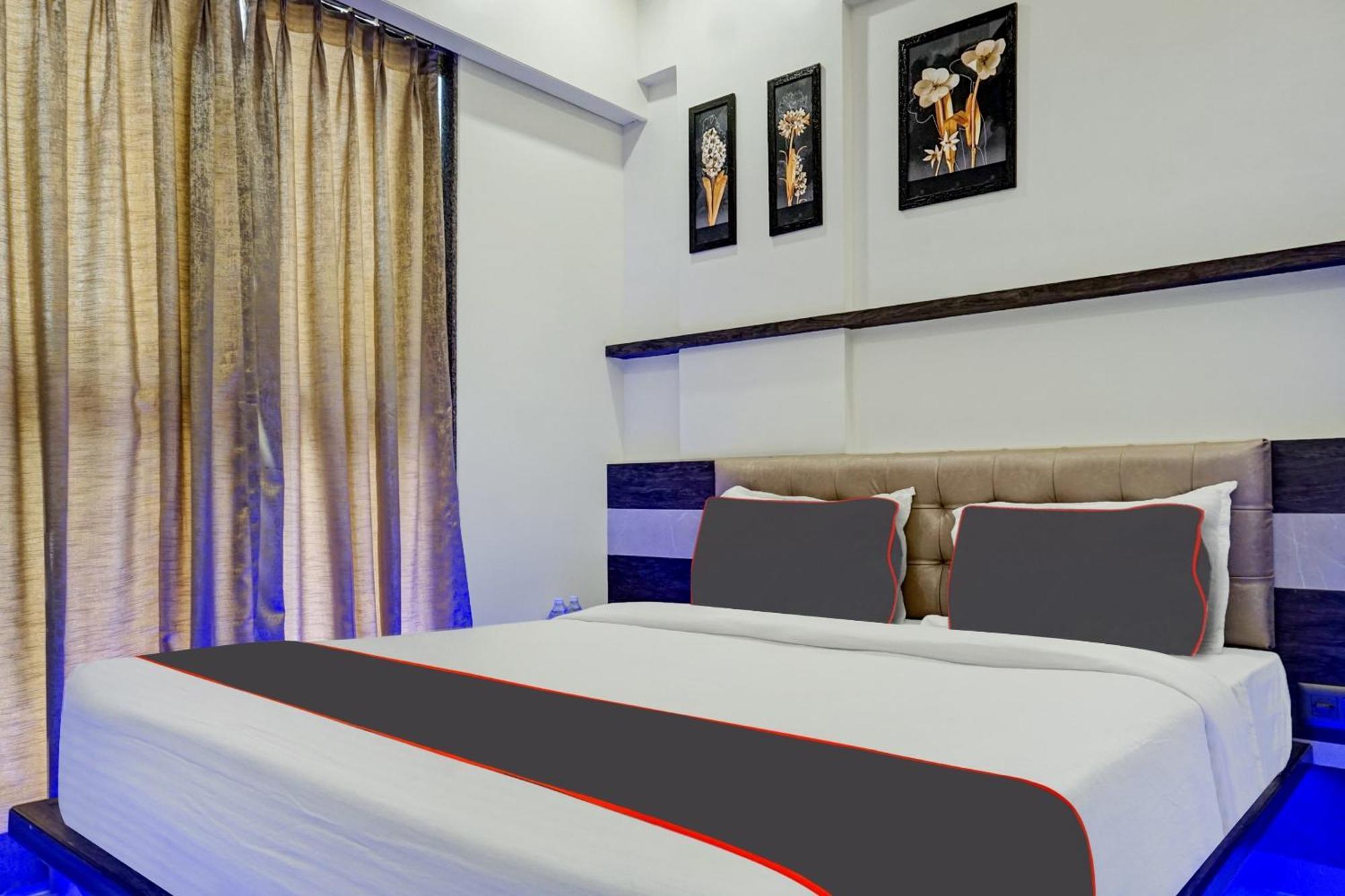 Hotel Super Townhouse Poona Royal Pimpri-Chinchwad Esterno foto
